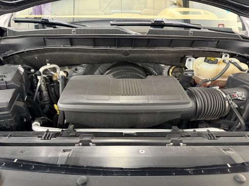 Used 2023 Chevrolet Tahoe Premier AWD/4WD image 12