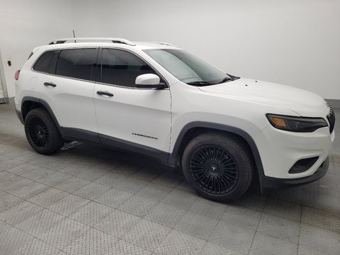Used 2019 Jeep Cherokee Latitude Plus FWD image 11
