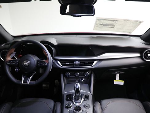 New 2025 Alfa Romeo Stelvio Sprint image 19