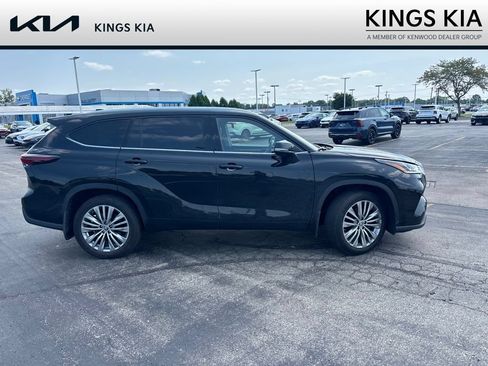 Used 2024 Toyota Highlander Platinum AWD/4WD image 8