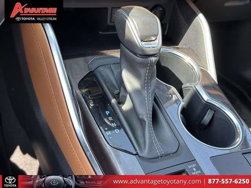 Used 2023 Toyota Highlander Platinum AWD/4WD image 38