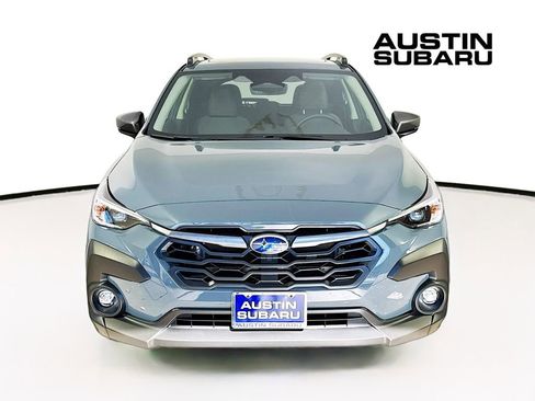 Used 2025 Subaru Crosstrek 2.0i Premium image 3