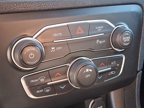 Used 2022 Dodge Charger SXT image 16