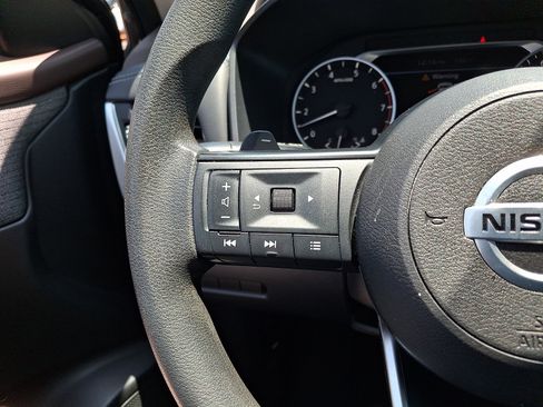 Used 2021 Nissan Rogue S FWD image 20