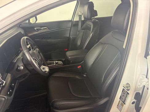 Used 2023 Kia Sportage EX AWD/4WD image 11
