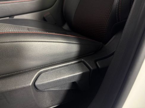 Used 2025 Nissan Kicks SR FWD image 22