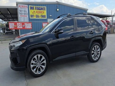 Used 2021 Toyota RAV4 XLE Premium FWD image 1