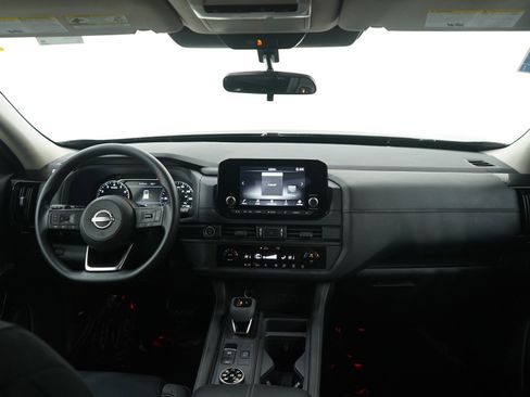 Used 2024 Nissan Pathfinder S image 13