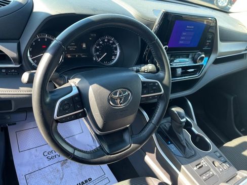 Used 2024 Toyota Highlander LE image 10