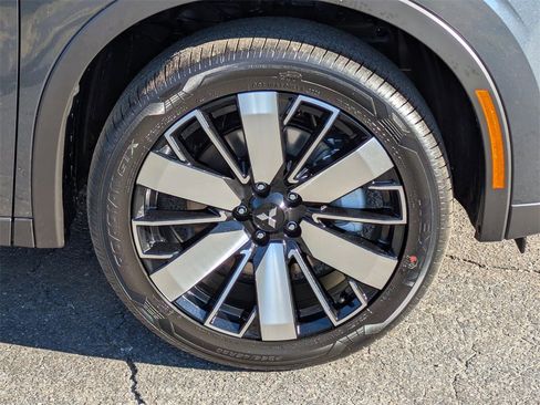 New 2026 Mitsubishi Outlander SE image 10