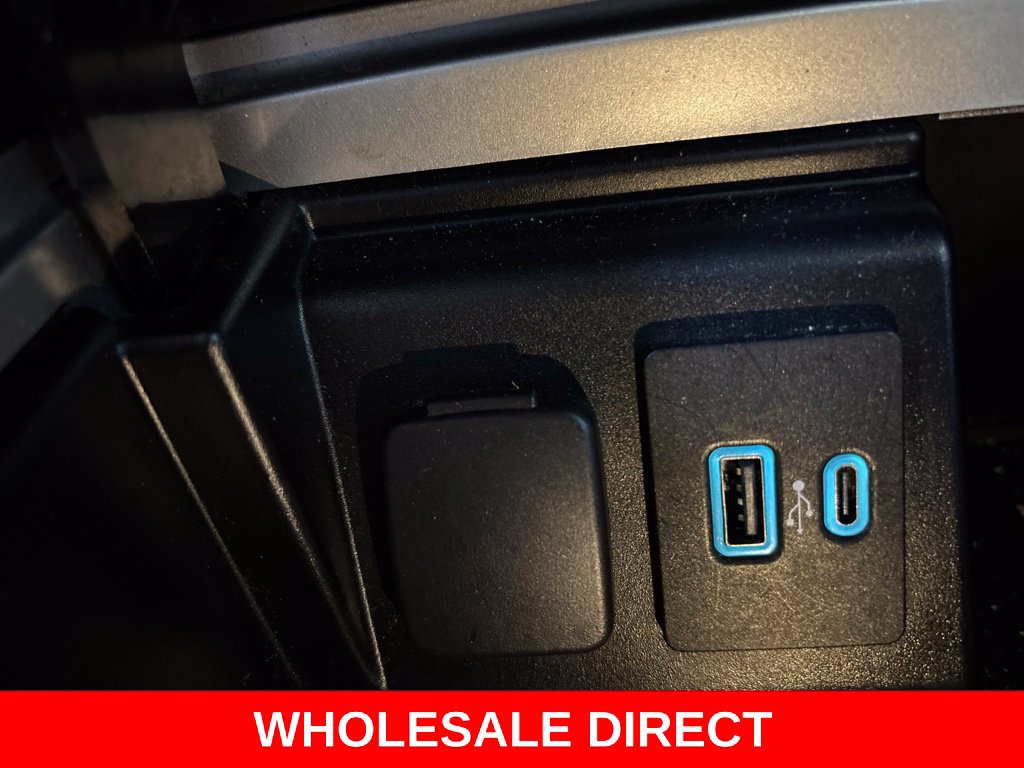 Used 2020 Ford Explorer XLT w/ Equipment Group 202A AWD/4WD image 20