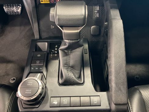 Used 2024 Toyota Tacoma Limited image 20