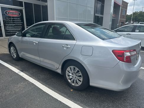 Used 2013 Toyota Camry LE FWD image 12