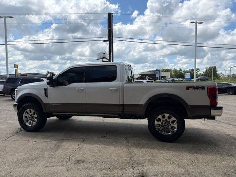 Used 2017 Ford F250 Lariat w/ Lariat Ultimate Package AWD/4WD image 8