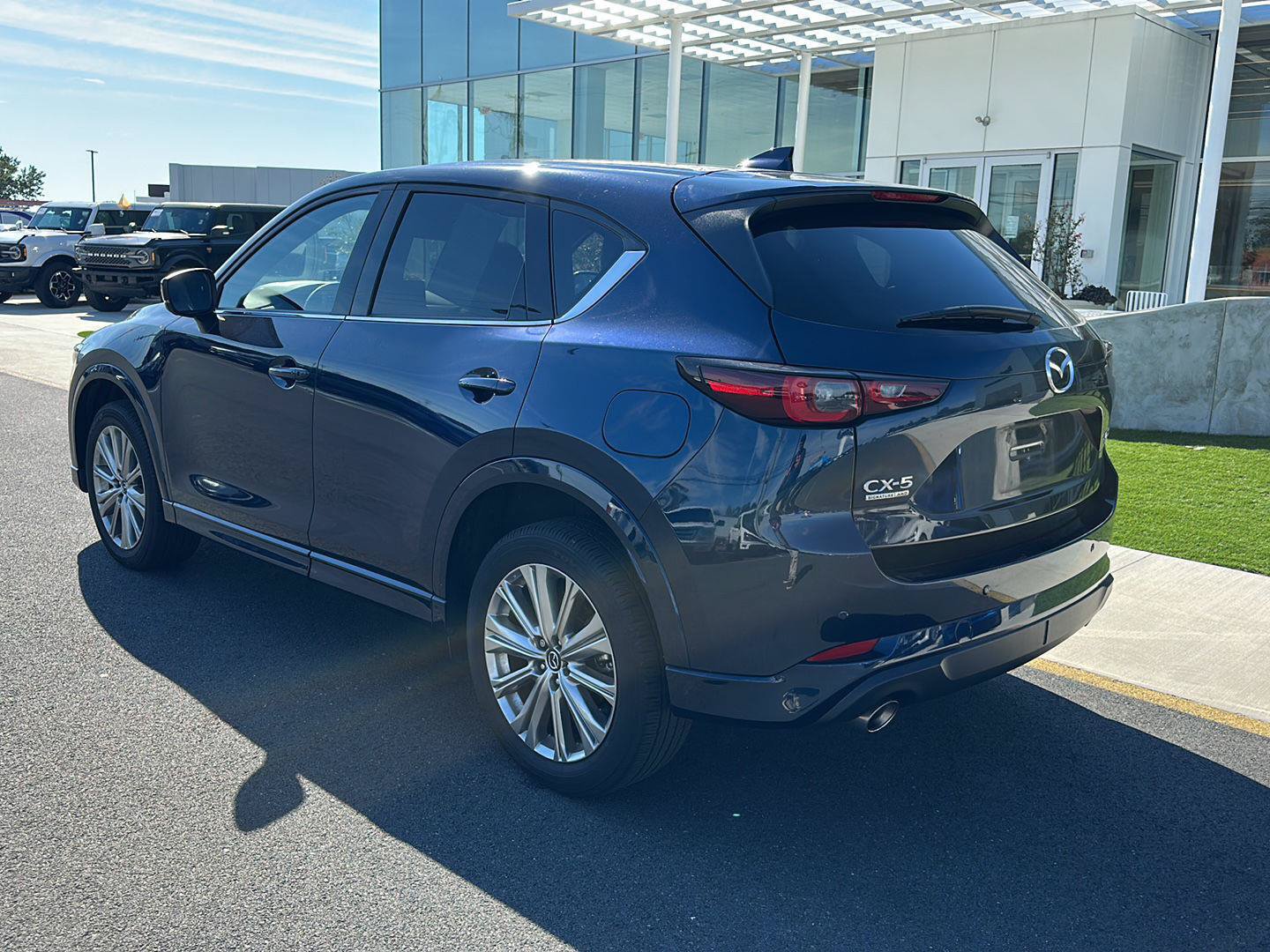 Used 2023 MAZDA CX-5 Signature AWD/4WD image 7