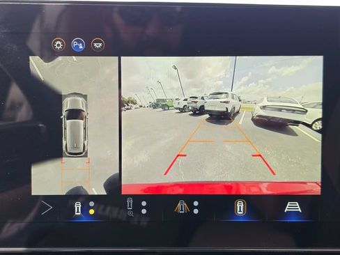 Used 2025 Chevrolet Equinox ACTIV w/ Safety and Technology Package AWD/4WD image 36