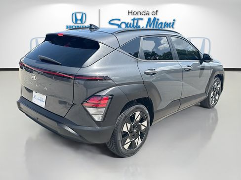 Used 2024 Hyundai Kona SEL w/ Convenience Package FWD image 7