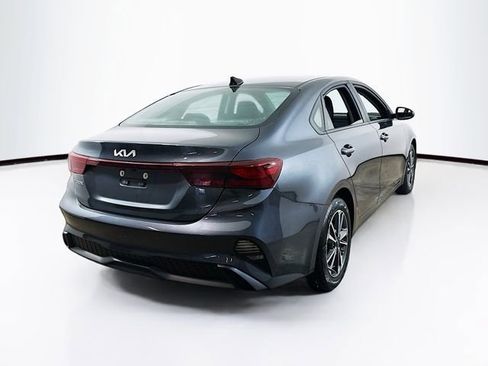 Used 2023 Kia Forte LXS image 9