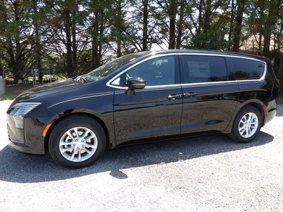 New 2027 Chrysler Pacifica Select