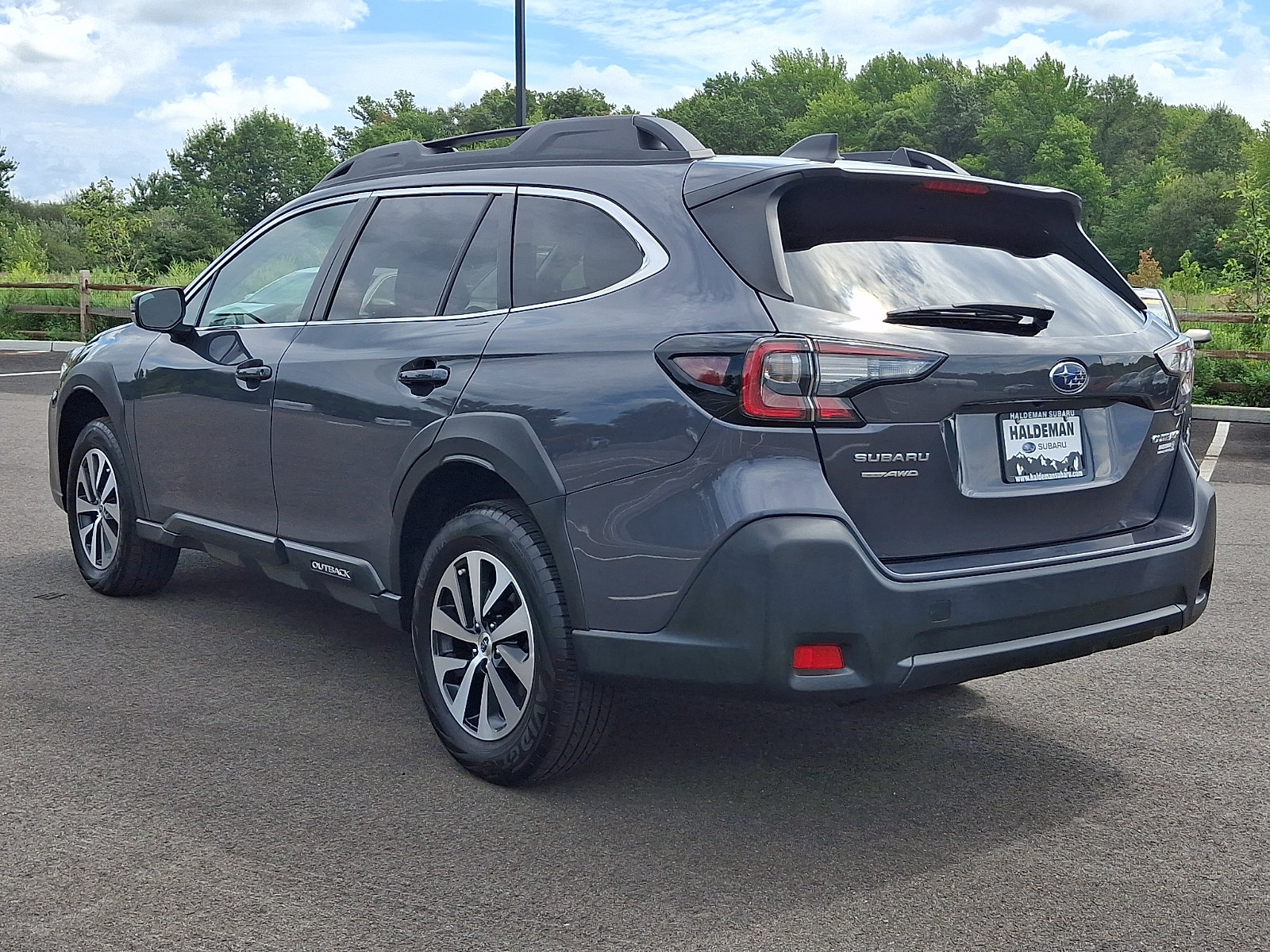 Certified 2023 Subaru Outback Premium AWD/4WD image 5