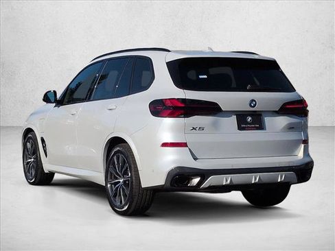 New 2026 BMW X5 xDrive50e image 9
