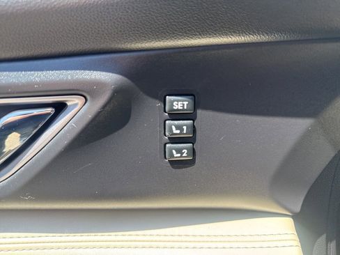 Used 2019 Subaru Ascent Limited w/ Popular Package #3 AWD/4WD image 32
