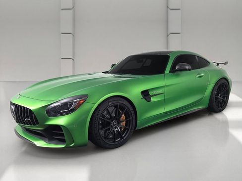 Used 2018 Mercedes-Benz AMG GT R image 4