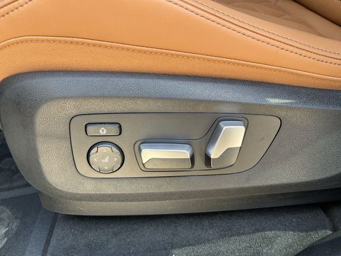 Used 2026 BMW X5 xDrive40i w/ M Sport Package AWD/4WD image 15