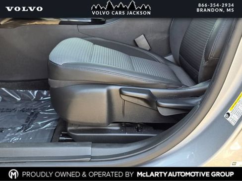 Used 2024 Chevrolet Trax LT w/ Driver Confidence Package FWD image 15
