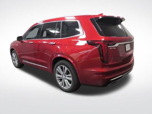Certified 2023 Cadillac XT6 Premium Luxury w/ Technology Package FWD image 3