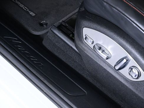 Certified 2022 Porsche Macan AWD/4WD image 22