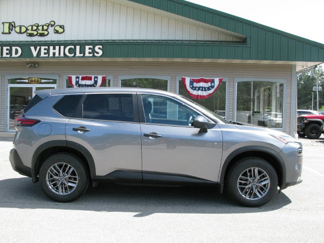 Used 2023 Nissan Rogue S AWD/4WD image 3