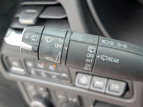 Used 2023 Chevrolet Tahoe Premier w/ Advanced Technology Package image 28