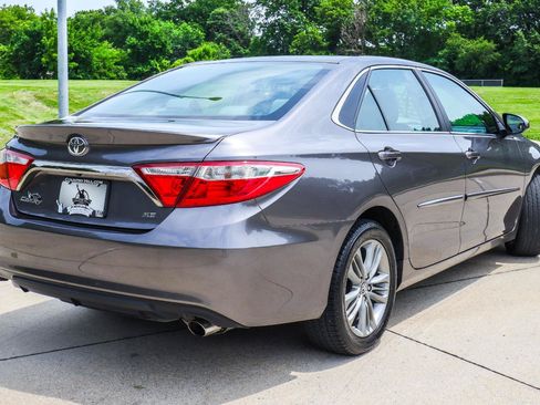 Used 2017 Toyota Camry SE w/ Protection Package (Q2) FWD image 12