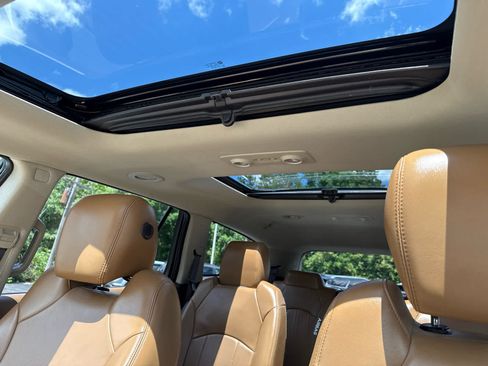 Used 2017 Buick Enclave Premium AWD/4WD image 28