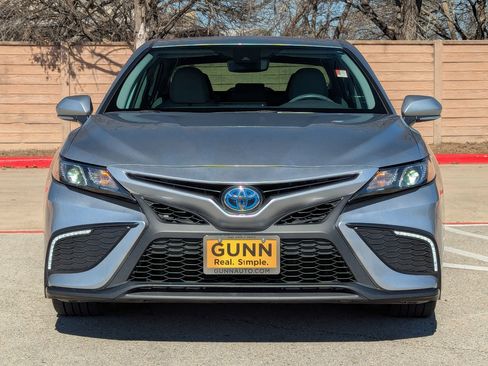 Used 2024 Toyota Camry SE image 9