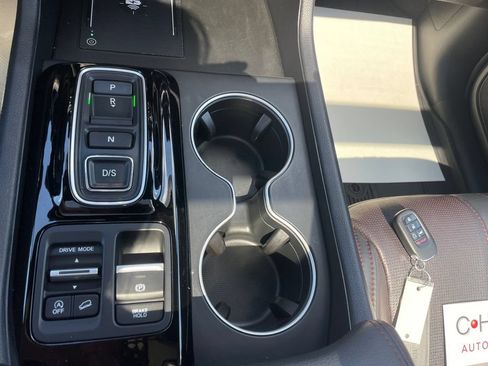 Used 2025 Honda Pilot Black Edition image 28