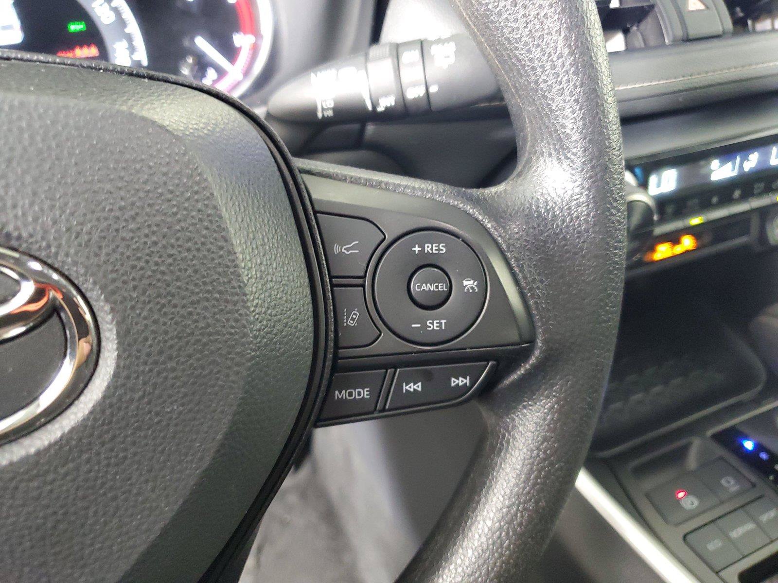 Used 2025 Toyota RAV4 XLE FWD image 24