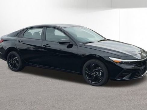 New 2026 Hyundai Elantra Sport FWD image 2