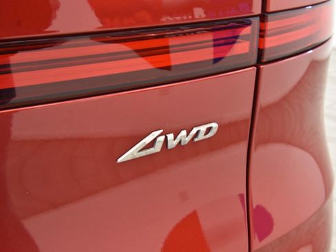 Used 2023 Genesis GV70 2.5T w/ Sport Prestige Package image 32