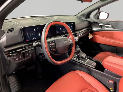 Certified 2026 Kia Sportage SX FWD image 17