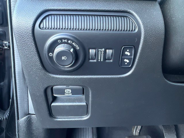 Used 2022 Jeep Wagoneer Series III AWD/4WD image 26