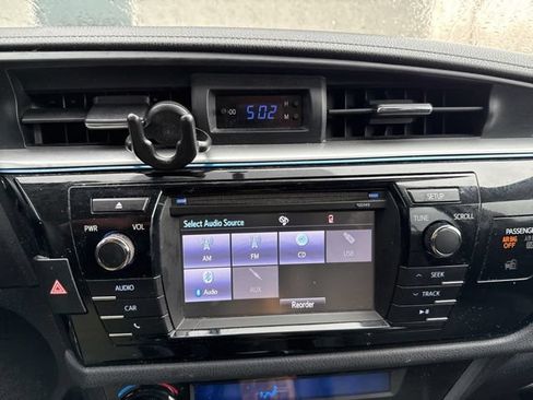 Used 2014 Toyota Corolla LE Premium FWD image 11