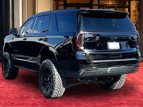 Used 2022 GMC Yukon SLT w/ SLT Premium Package image 4