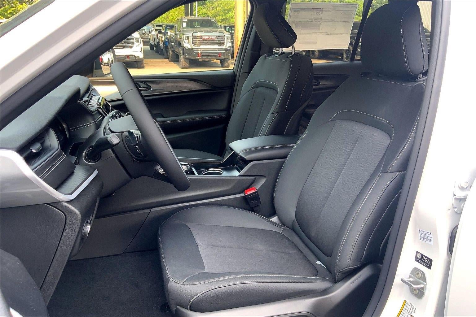 New 2026 Jeep Grand Cherokee Laredo AWD/4WD image 8