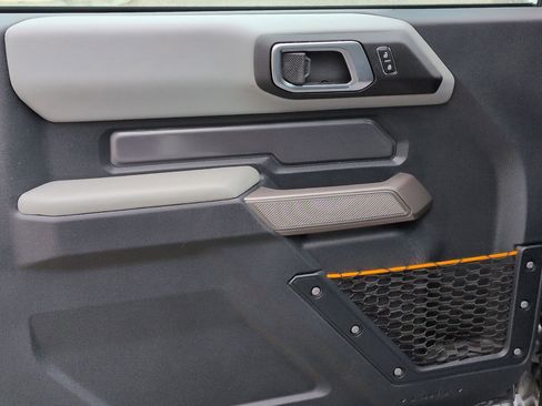 Used 2023 Ford Bronco Badlands image 14