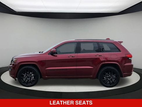 Used 2022 Jeep Grand Cherokee Laredo X RWD image 3