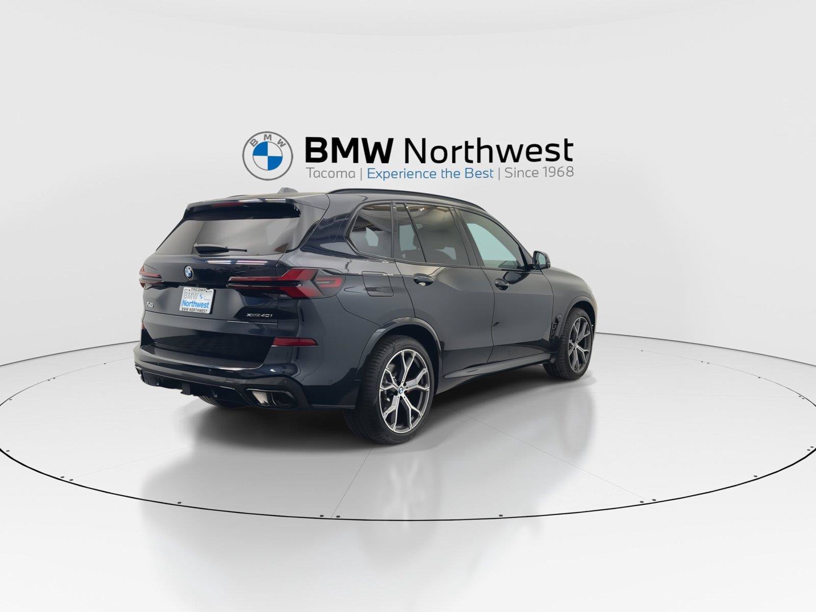 Used 2026 BMW X5 xDrive40i w/ M Sport Package AWD/4WD image 3