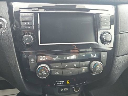 Used 2019 Nissan Rogue SV FWD image 14