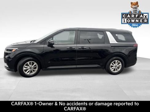 Used 2024 Kia Carnival LX image 4